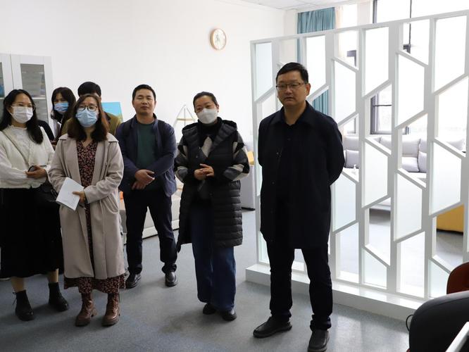 副校长甘健侯到心理健康教育咨询中心调研
